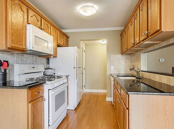 2nd image of 7746 W Jefferson Ct