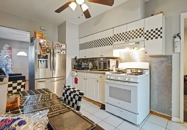 151 Clark Pl #B — Photo 4