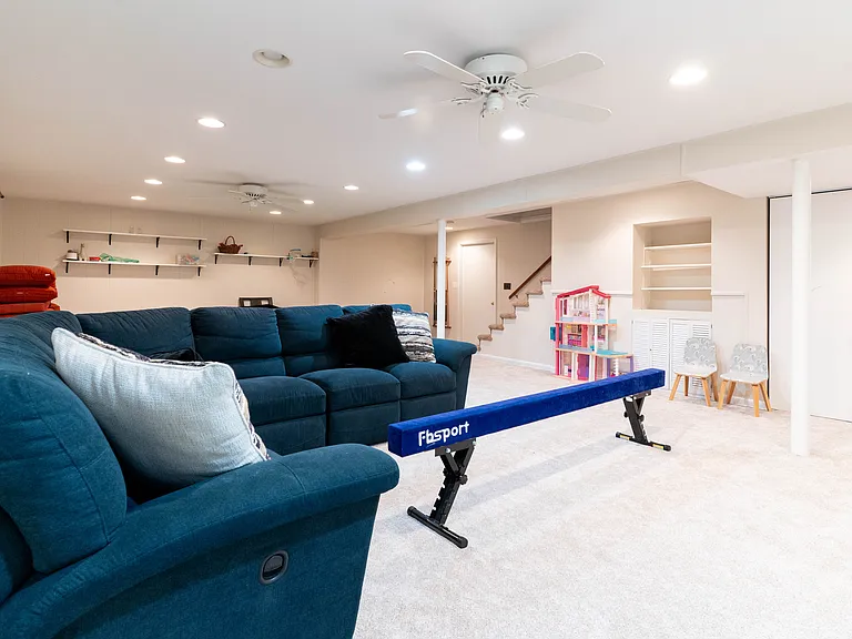 219 Oak Forest Ave — Photo 32