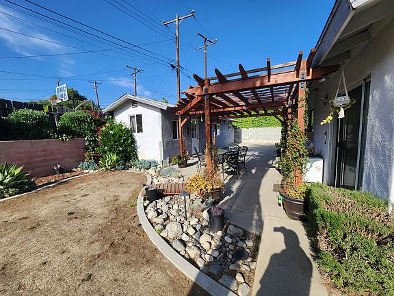3rd image of 1337 Douglass Dr