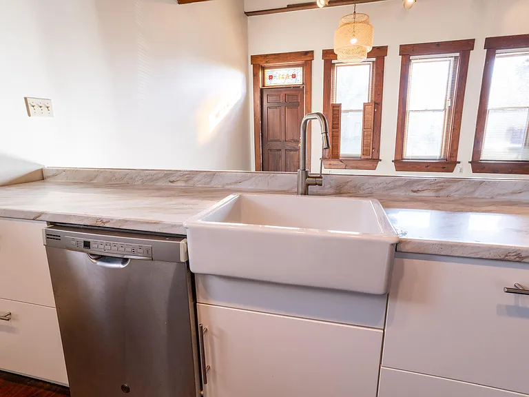 919 Franklin St — Photo 11