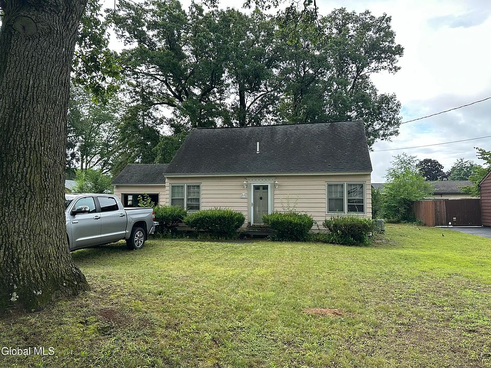 1st image of 11 Williams Park Road