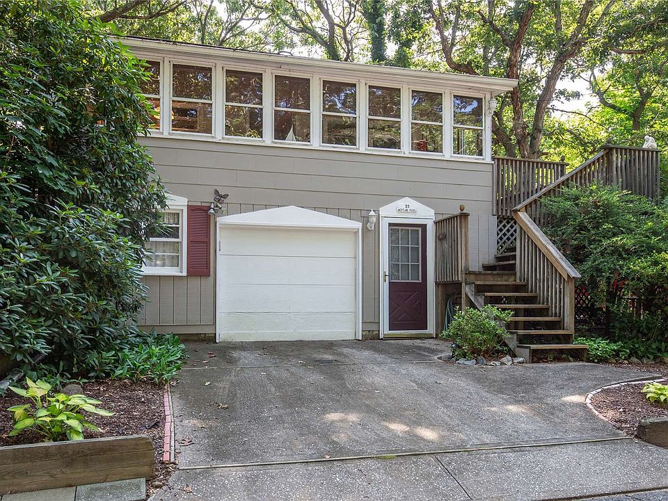 29 Neptune Place, Baiting Hollow, NY 11933 Zillow