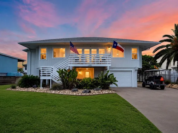 1881 Bay Shore Dr, Rockport, TX 78382