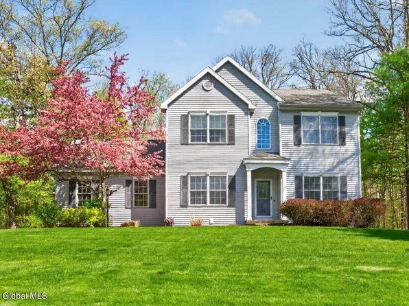 11 Quincy Lane, Queensbury, NY 12804