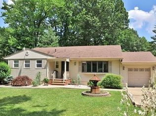 97 Oakdale Rd, Chester, NJ 07930