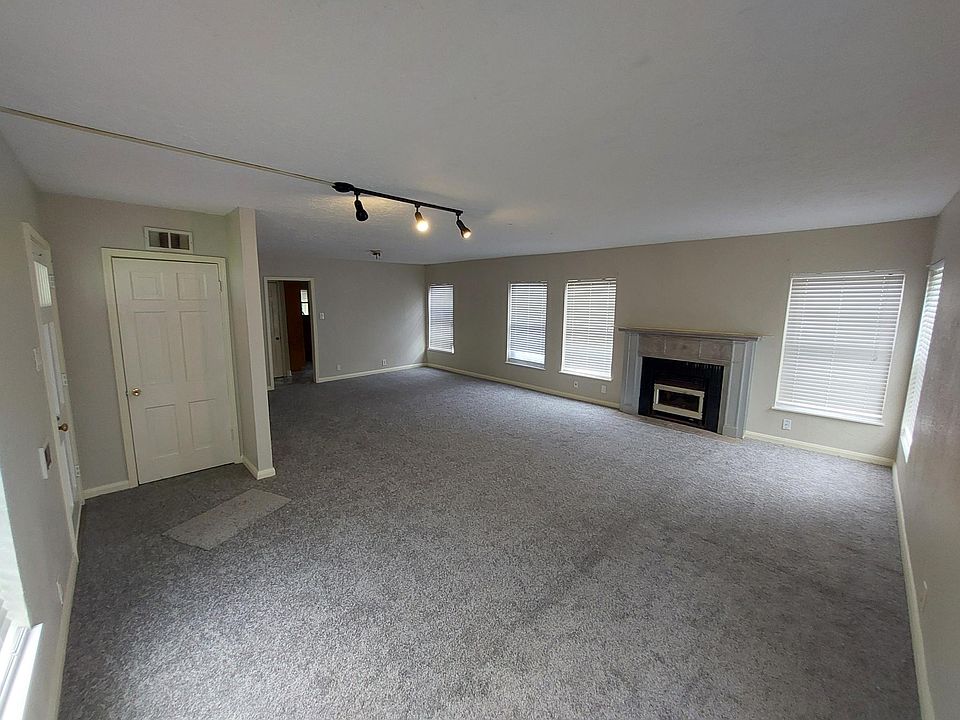 1st image of 2287 Long Ave