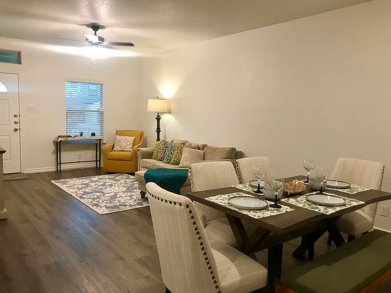 3 bed, 1272 sqft, $2,340 — Photo 4