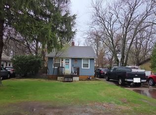 520 Sunset Rd, Benton Harbor, MI