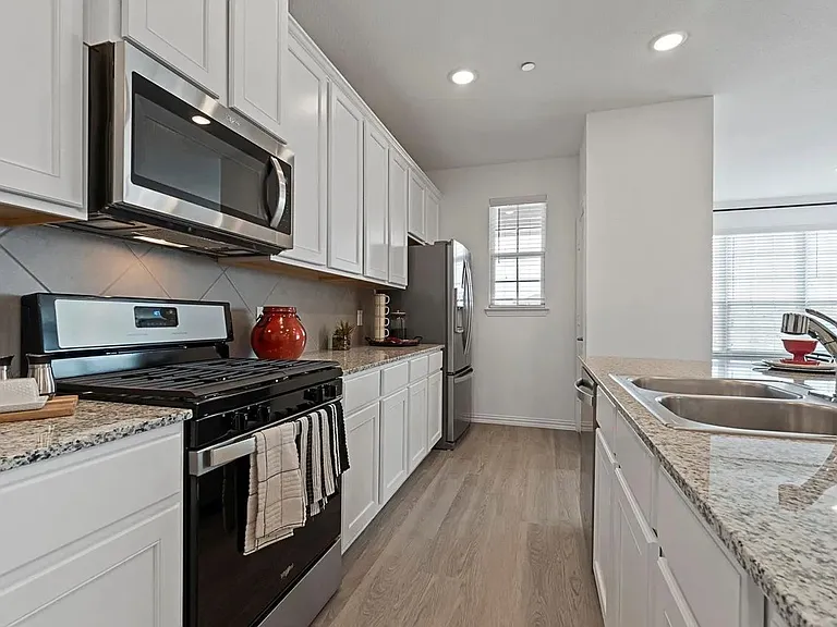 2820 Percheron Dr — Photo 12