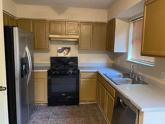 1223 Garden Path Dr — Photo 4