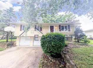 1501 NW 48th St, Blue Springs, MO 64015