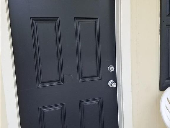 2nd image of 1177 E Lloyd St APT 205