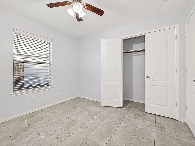 2731 Roaring Oaks Ln — Photo 29