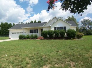 109 Huntseat Ln, Kings Mountain, NC 28086