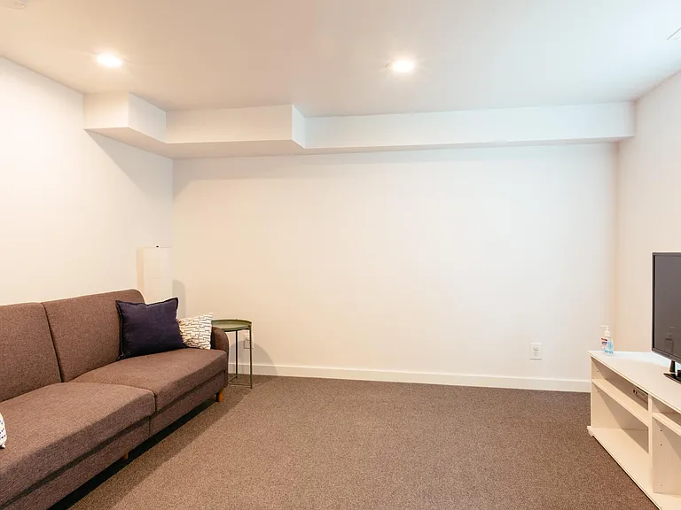 1382 E Emerson Ave — Photo 14