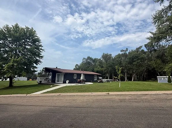 100 N Blackhawk Dr, Stockton, IL 61085