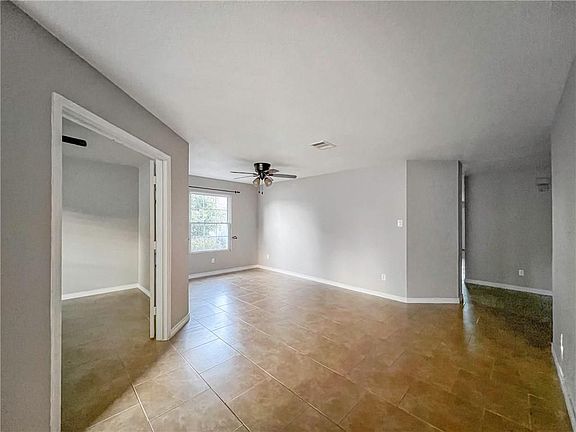 3rd image of 211 Creston St