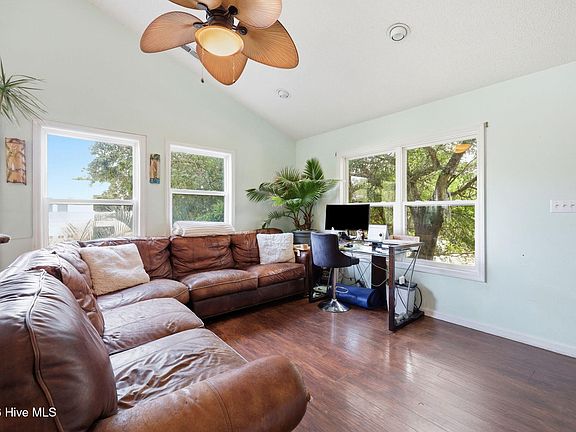 4th image of 404 Bogue Inlet Drive