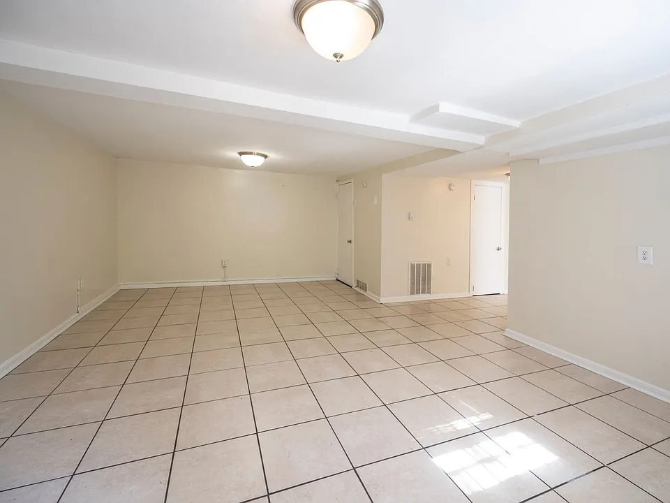 Welcome to 3901 Roosevelt Blvd Where Charm Meets Convenience in Northeast Philadelphia!