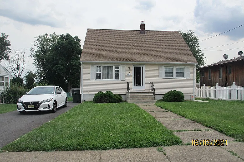 15 Holly Rd photo 1