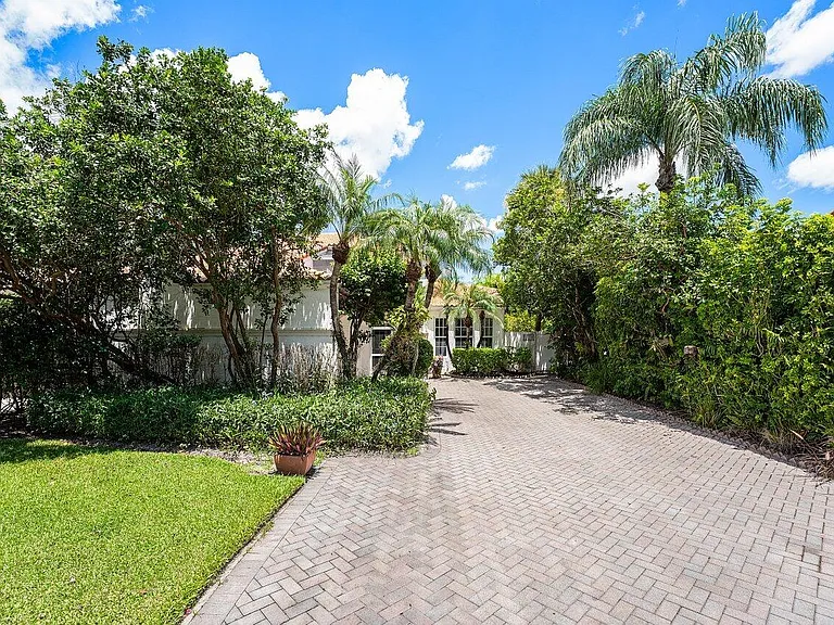 14209 Calypso Ln — Photo 31