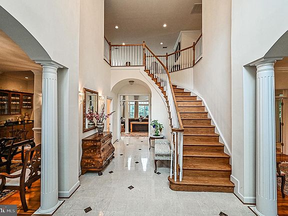 5th image of 7140 Twelve Oaks Dr