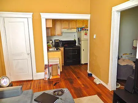 2 bed, 700 sqft, $3,200 — Photo 2