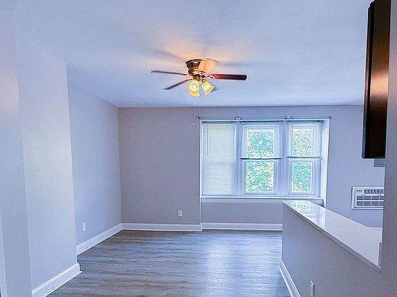 5th image of 4040 Spruce St #5