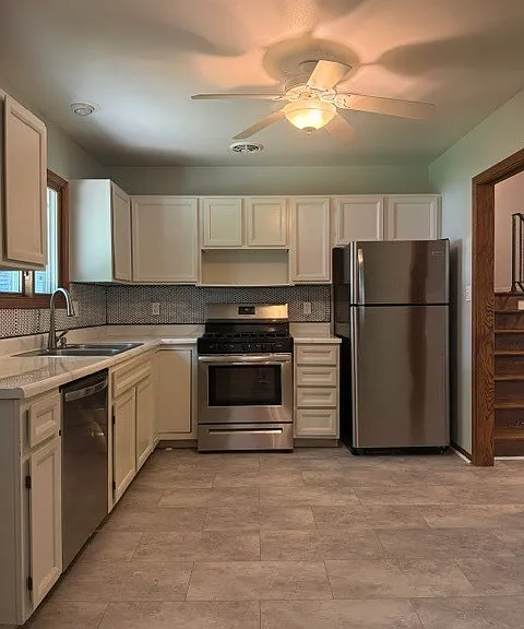 773 Kingston Ln — Photo 2