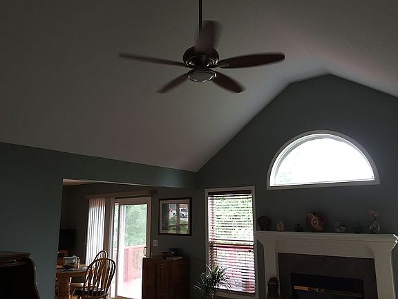 4th image of 2181 Valley View Dr