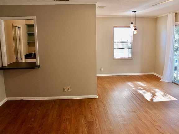 3rd image of 800 Mallery St APT 90