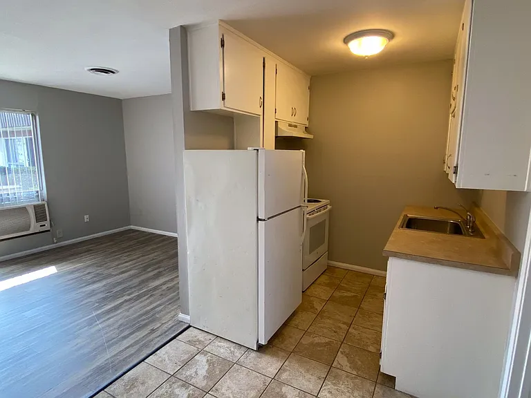 798 McClure St. — Photo 7