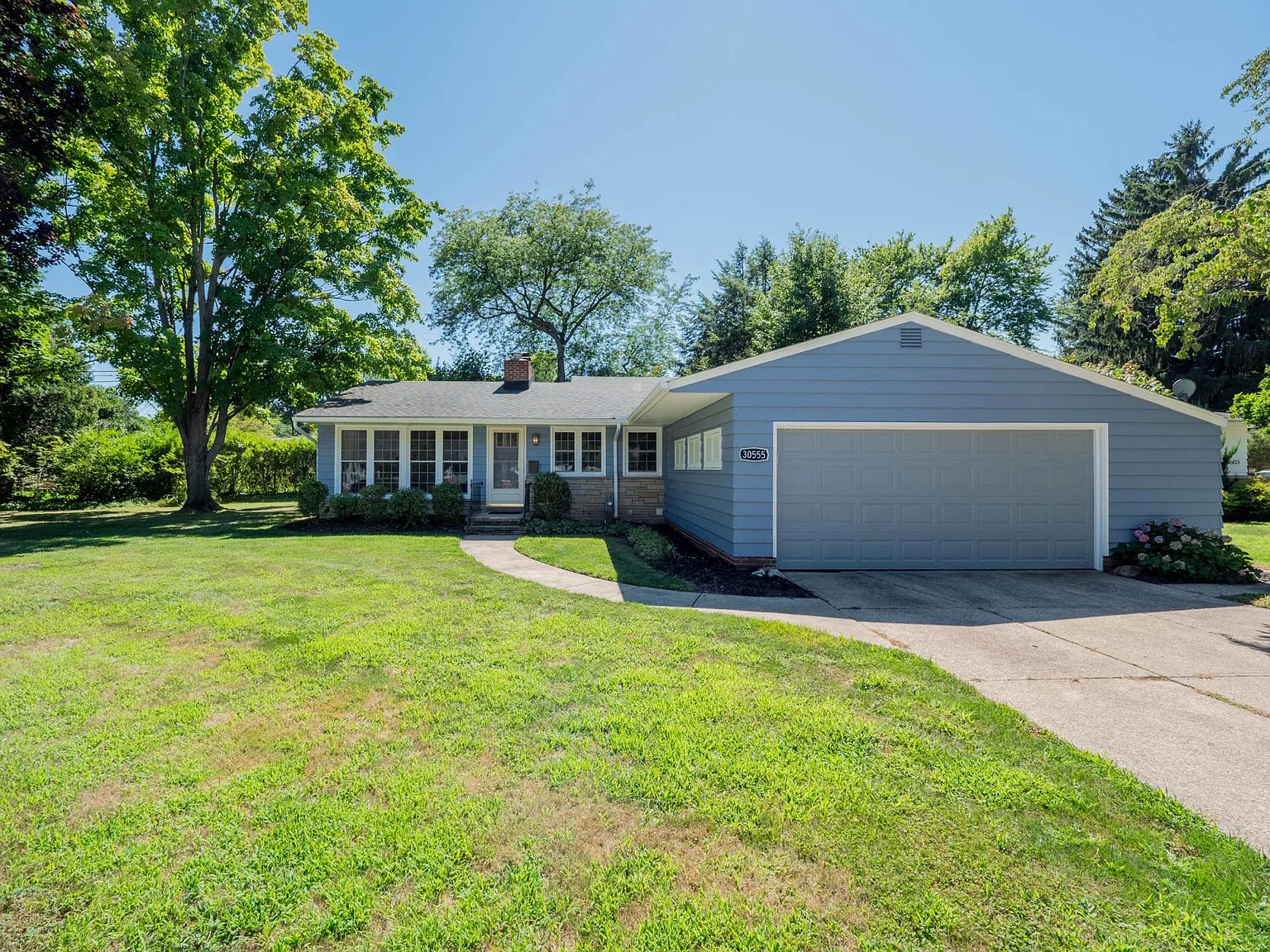 30555 Manhasset Dr photo 1