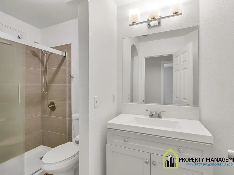 10118 Hampton Oak Dr — Photo 23