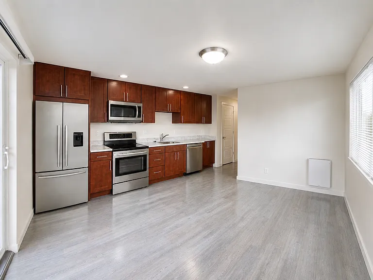 Whiterock Apartments — Photo 24