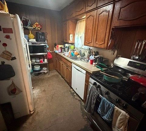 4th image of 2701 Plaza St