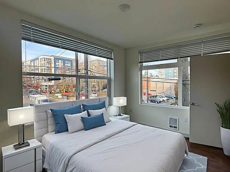 4801 Fauntleroy Apartments — Photo 53