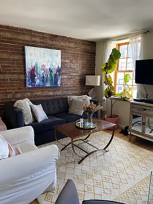 Rented by Argy Realty Inc | media 24