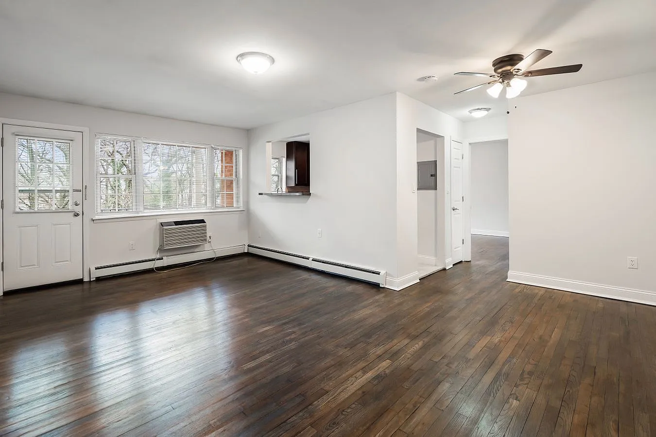 Chelsea Village Apartments — Photo 1