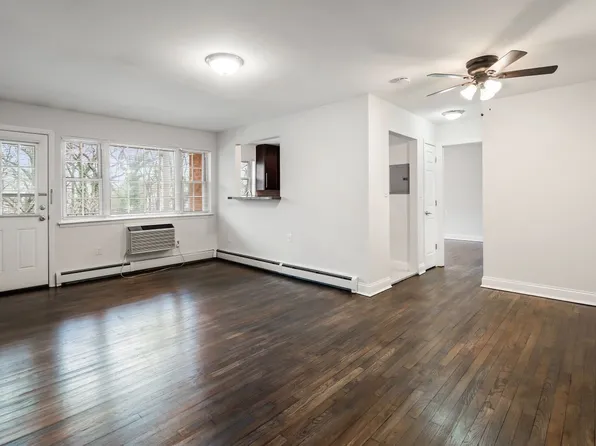 Chelsea Village Apartments