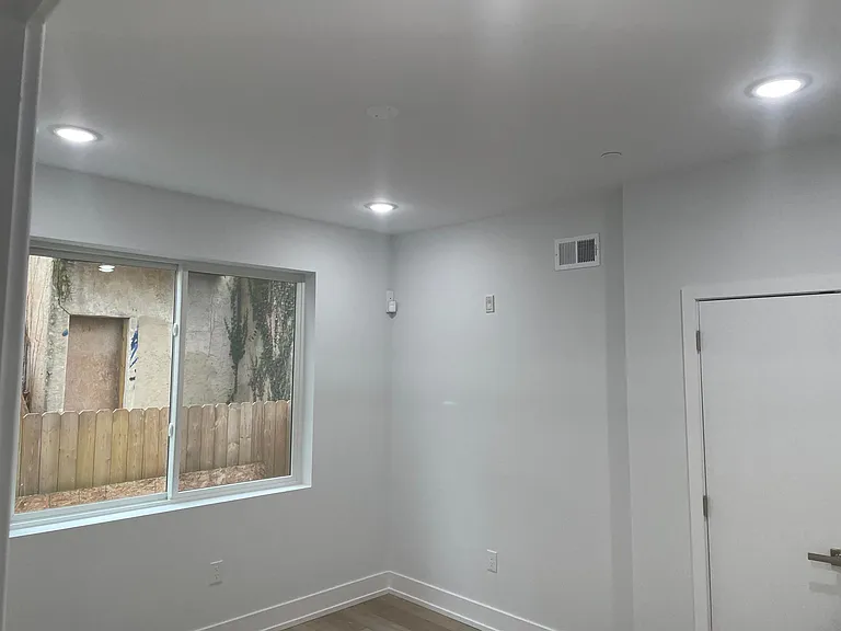 2156 N Darien St #1 — Photo 8