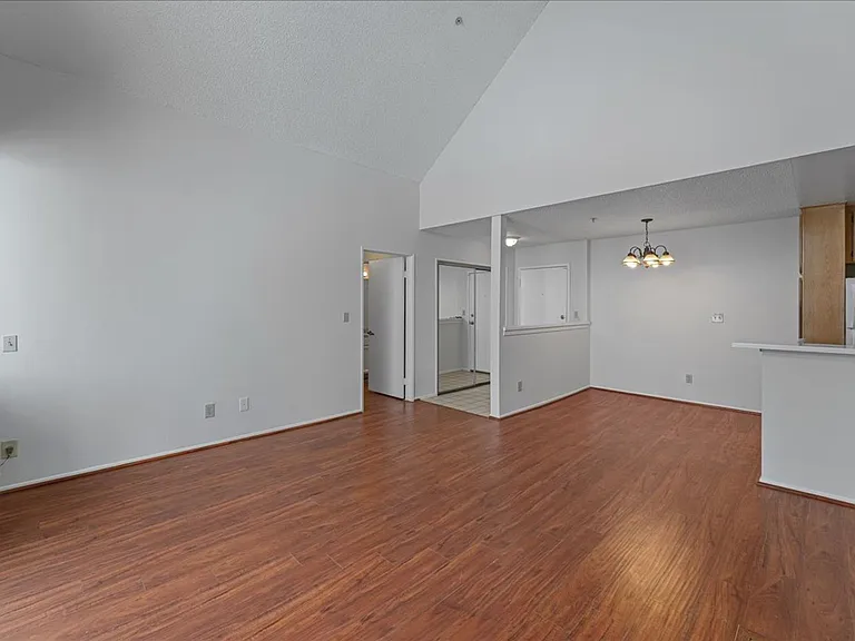 1785 Beloit Ave — Photo 19