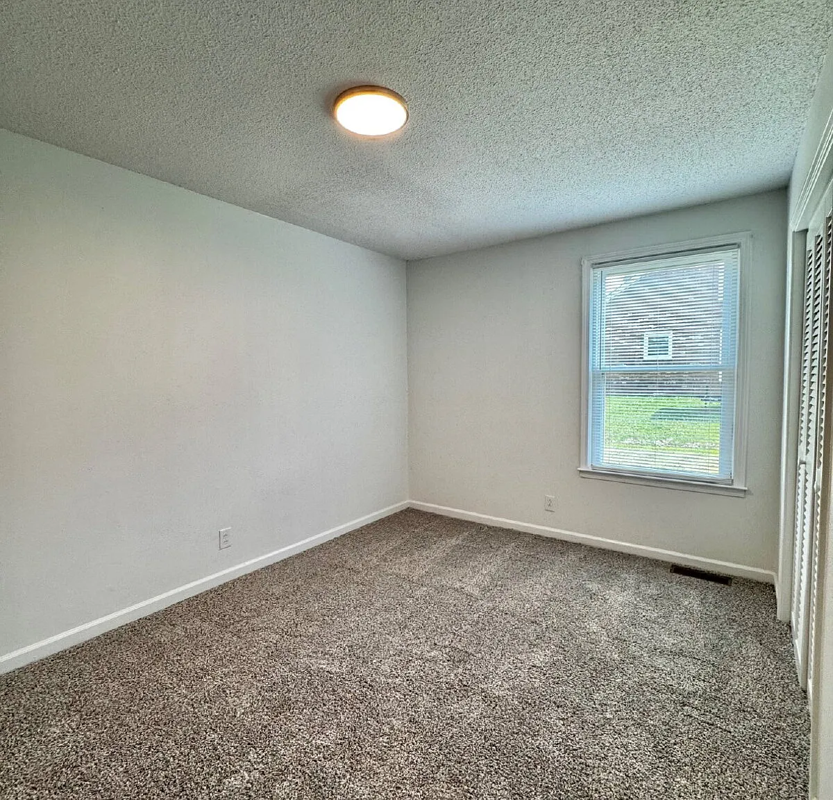 3 bed, 2.0 bath, 1701 sqft, $1,650 — Photo 4