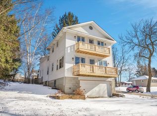 49 N Lake Ave, Fox Lake, IL 60020