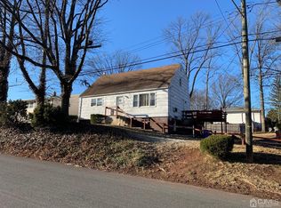 80 Willow Ave, Iselin, NJ 08830