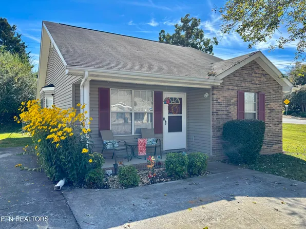 902 Middlebrook Ct, Sevierville, TN 37862