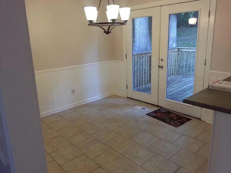217 Ash Cir — Photo 6