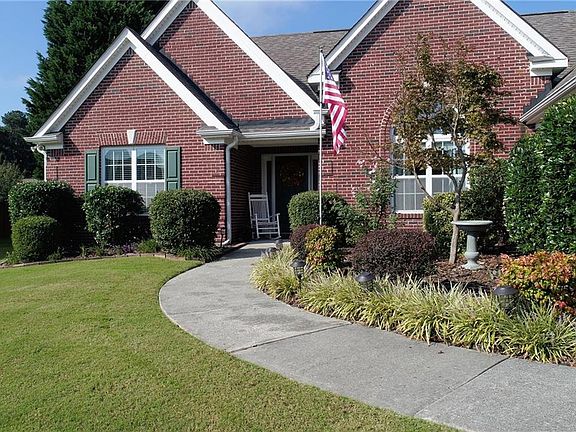 3rd image of 1312 Fountain Lakes Dr