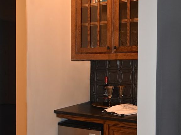 4th image of 3637 Lyles Dr
